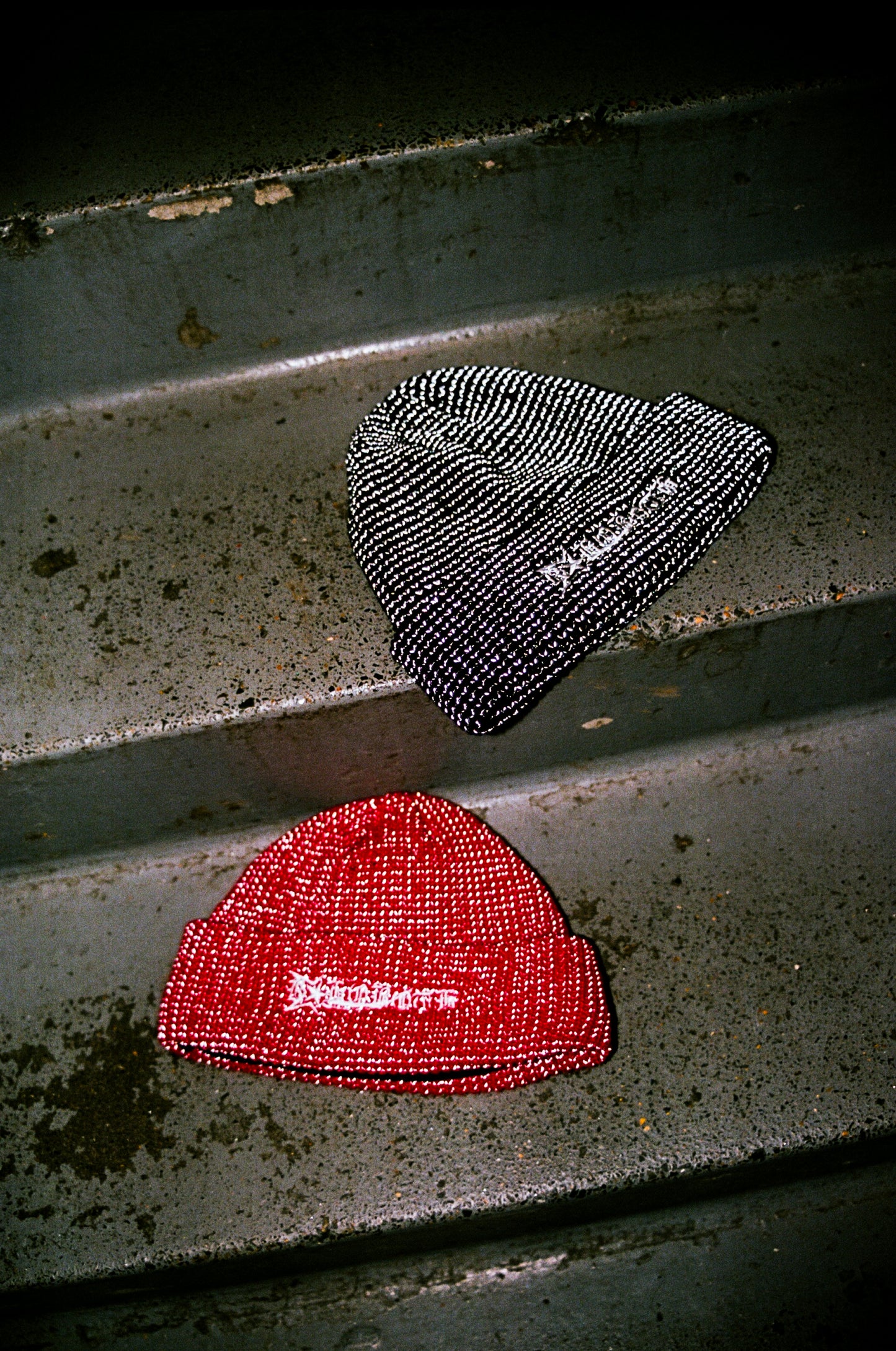 VVS RIBBED BEANIE **RED**