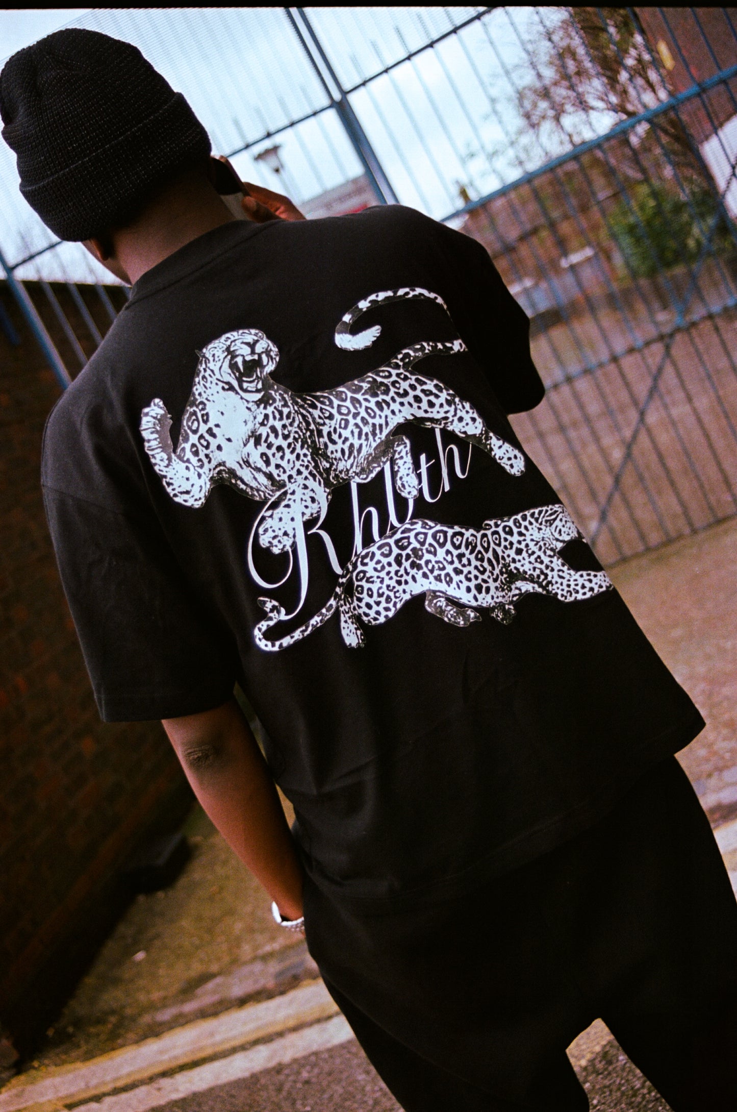 TIGER BOXY FIT TEE *BLACK*