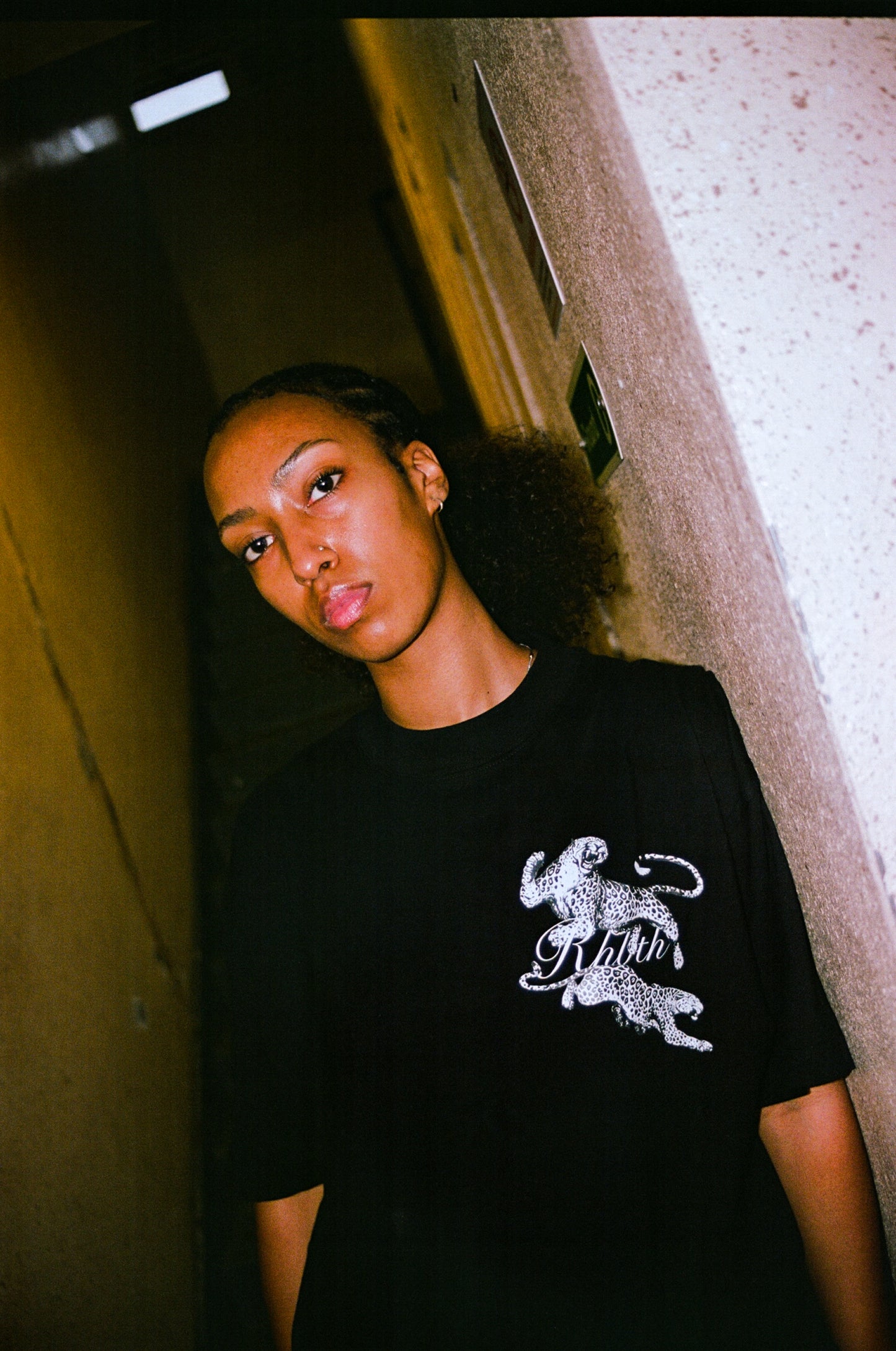 TIGER BOXY FIT TEE *BLACK*